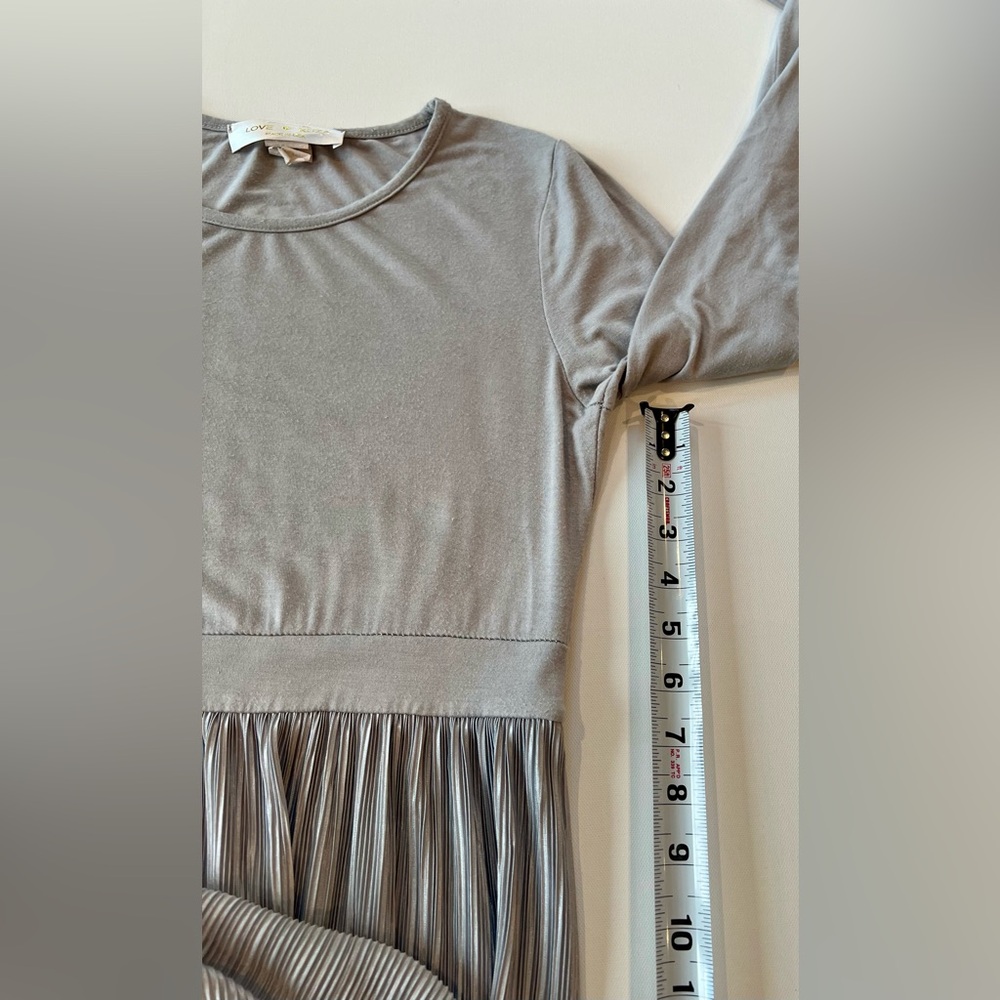 Love Kuza Medium Light Grey Pleated Dress Long Sleeve - Picture 6 of 13